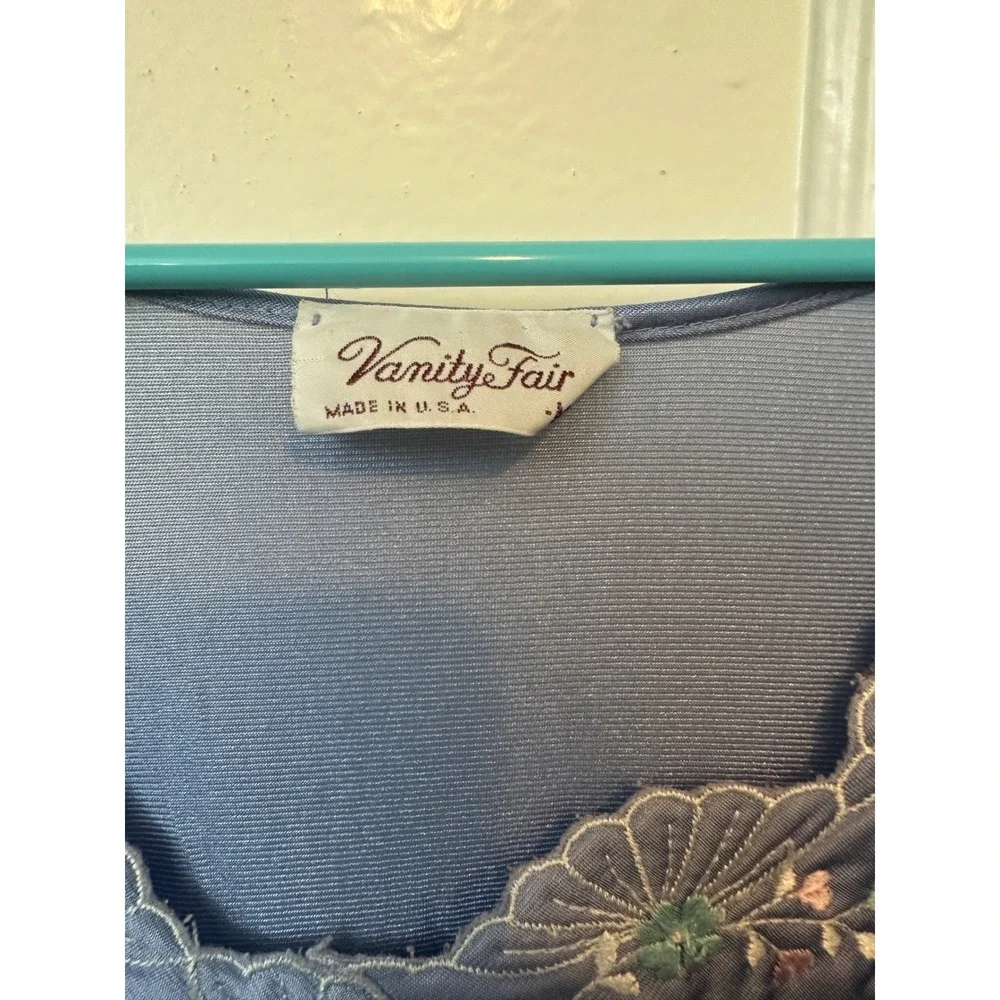 Vintage Vanity Fair Blue Nightgown Floral Embroidered V-Neck‎ Nylon Tricot USA M